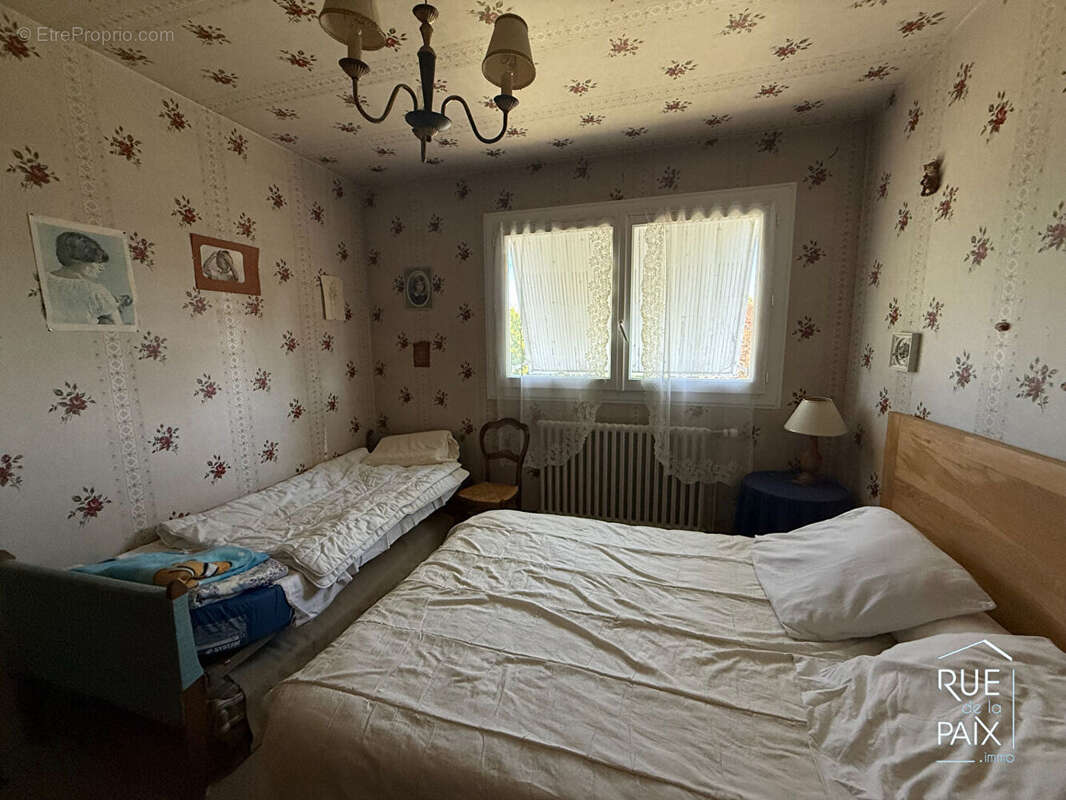 Ensemble immobilier Dangé-Saint-Romain  223m2 - photo 13