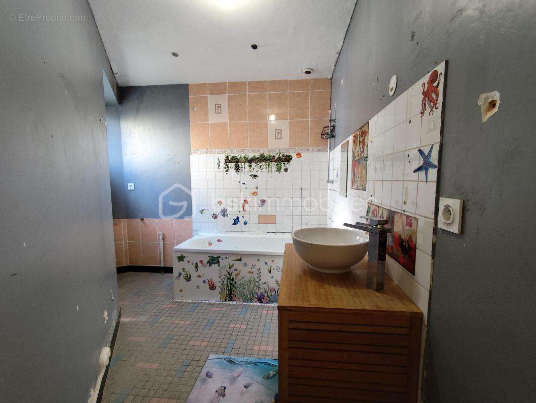 Maison à SAINT-ELLIER-DU-MAINE