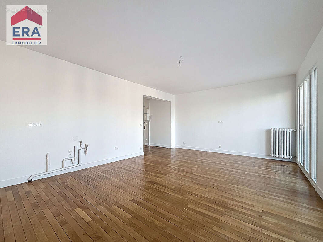 Appartement à CHARENTON-LE-PONT