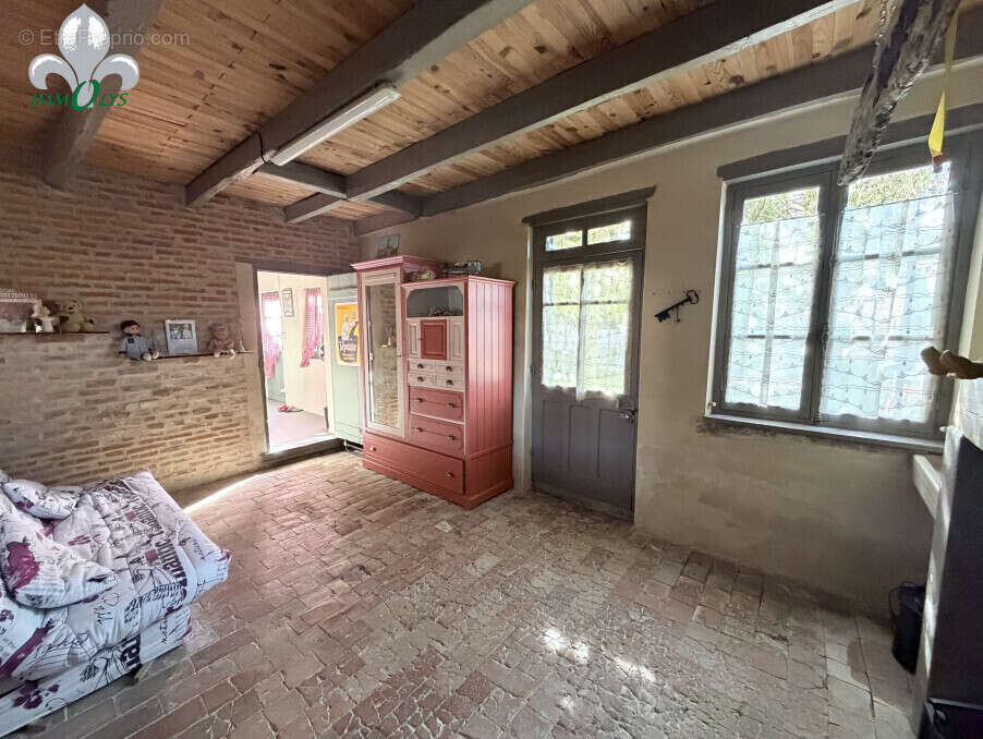 Maison à LONGEPIERRE