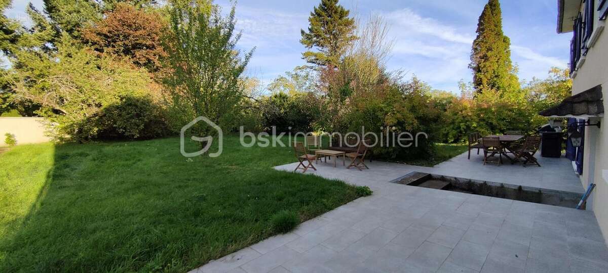 Maison à VARENNES-VAUZELLES