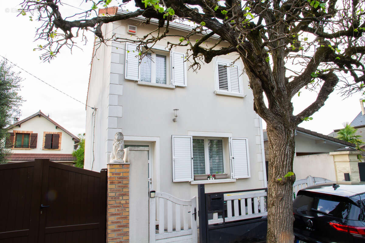 Maison à VILLENEUVE-LE-ROI