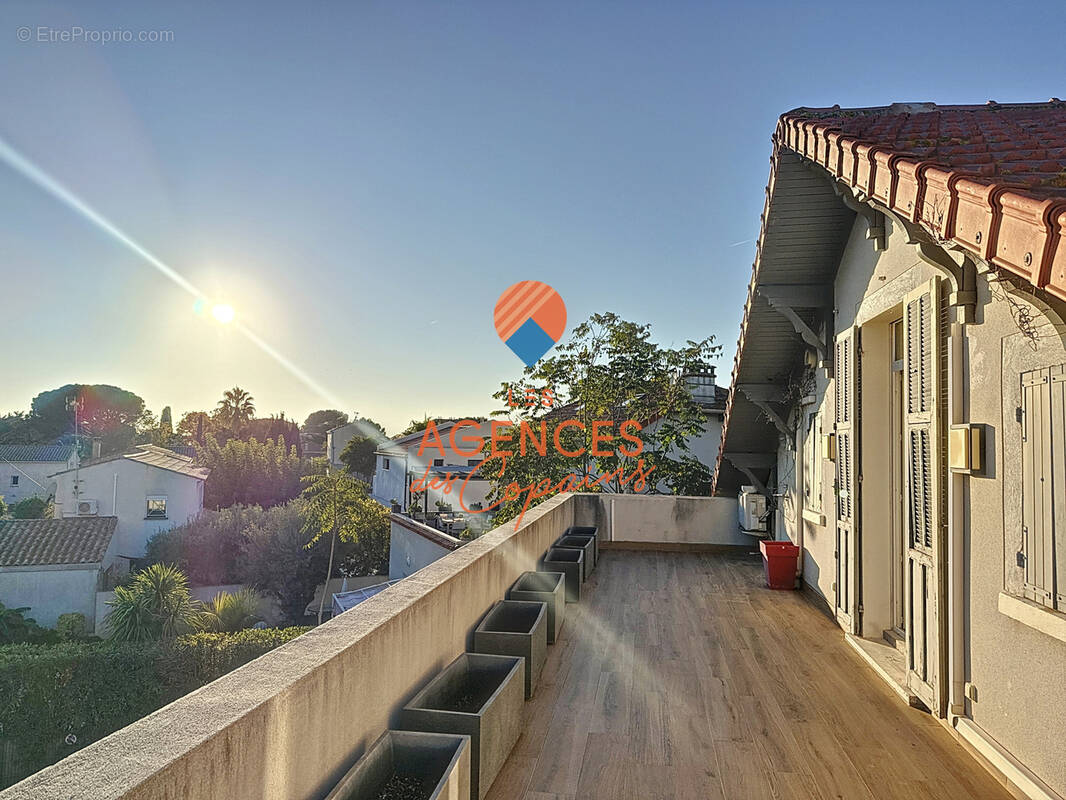 Appartement à SAINT-CYR-SUR-MER
