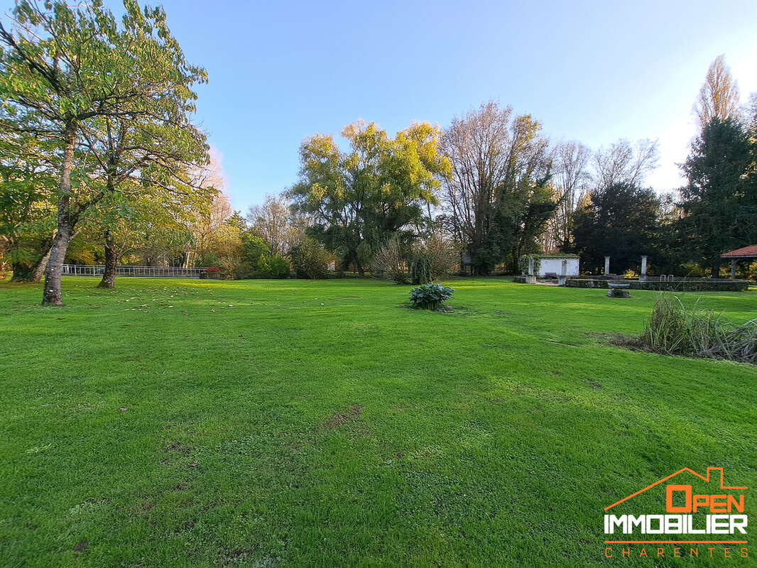 Maison à CRITEUIL-LA-MAGDELEINE