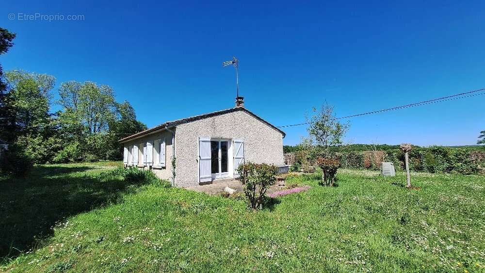 Maison à ROUMAZIERES-LOUBERT