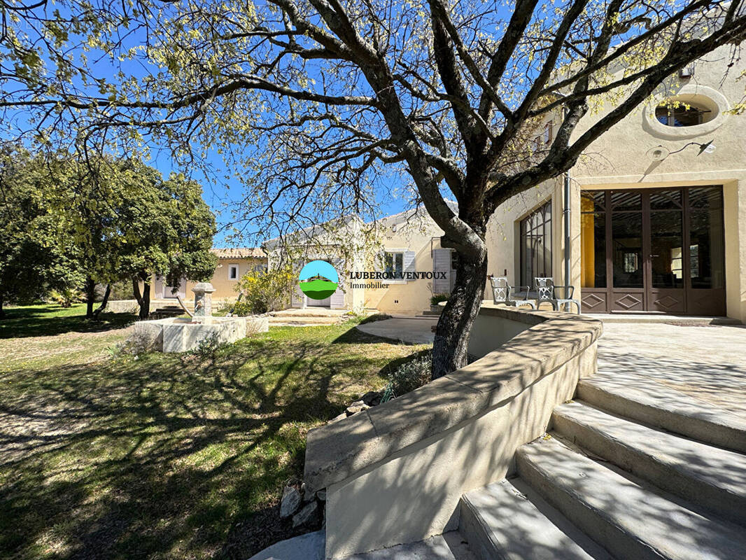 Maison à VENASQUE
