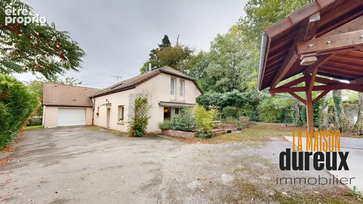 Maison à ARC-LES-GRAY