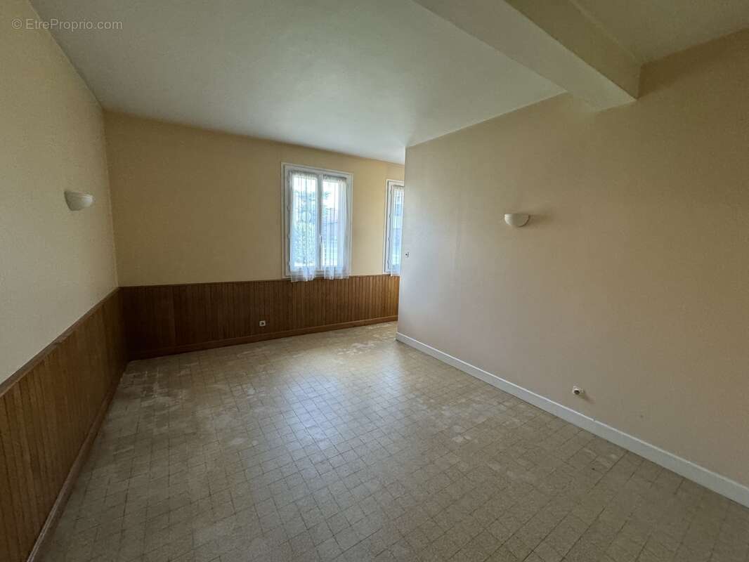 n°2 - Maison à BOURGANEUF