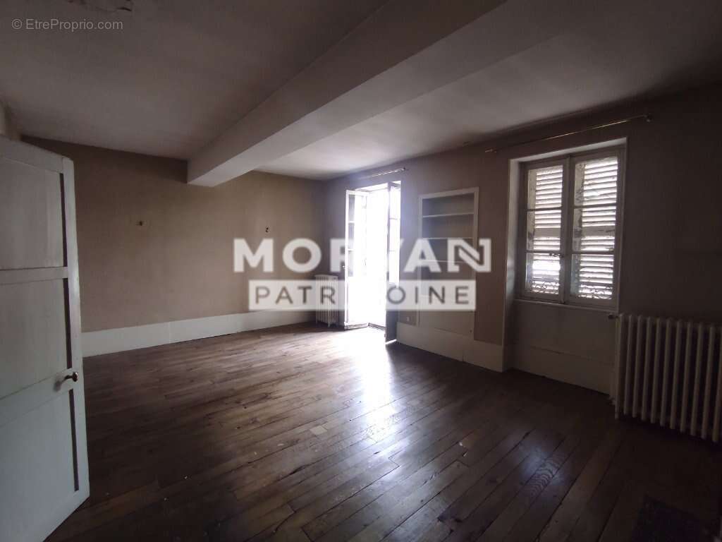 Maison à CHATEAU-CHINON(VILLE)