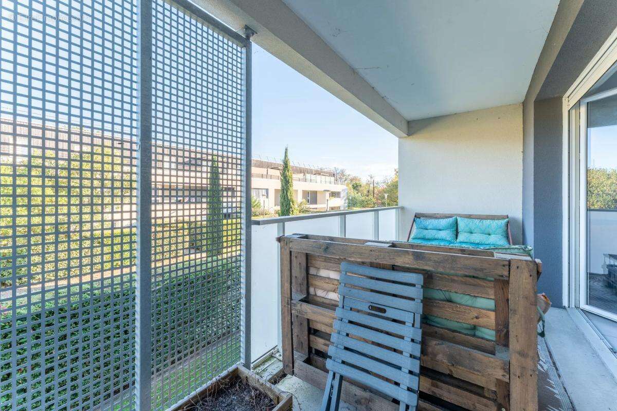 Appartement à PAREMPUYRE