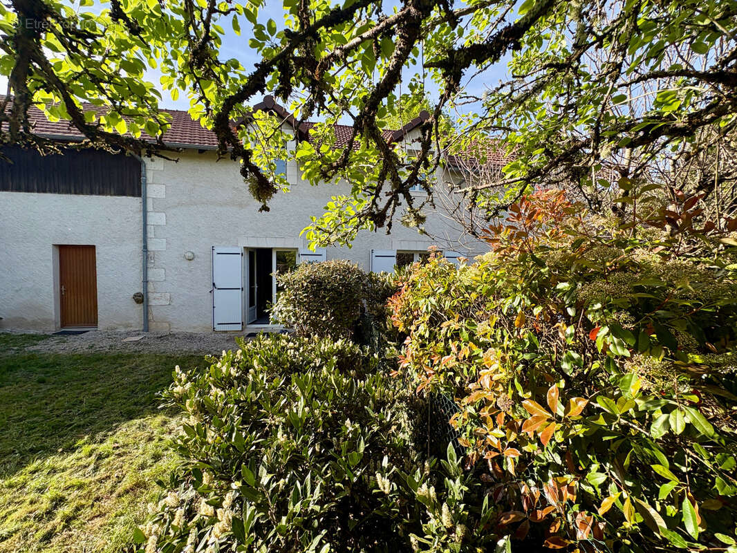 Appartement à SARLIAC-SUR-L'ISLE