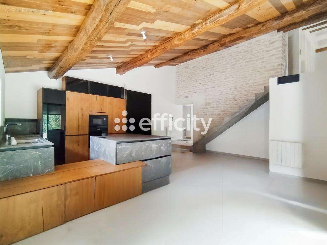 Maison 153 m² à Saint-Germain-De-Marencennes  - photo 5