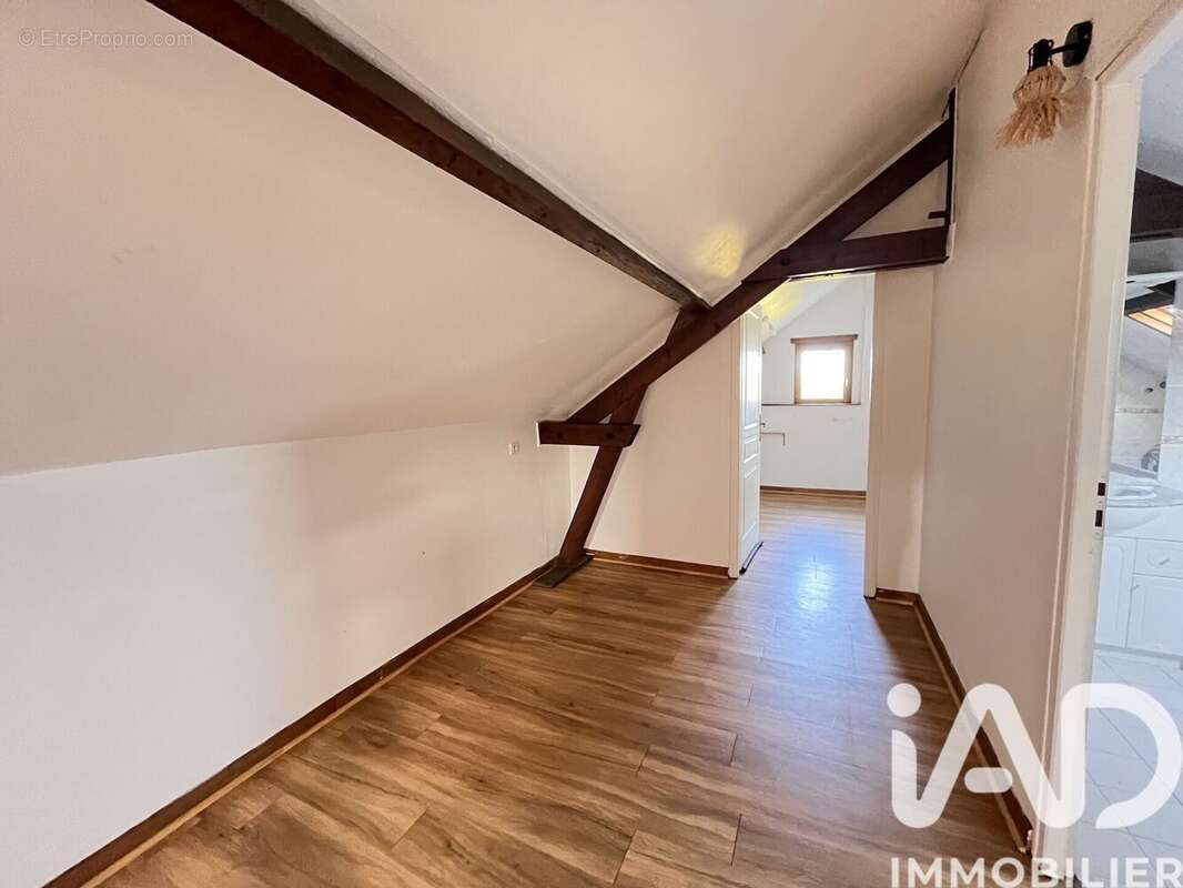 Maison 110 m² à Saint-Pierre-Azif  - photo 8