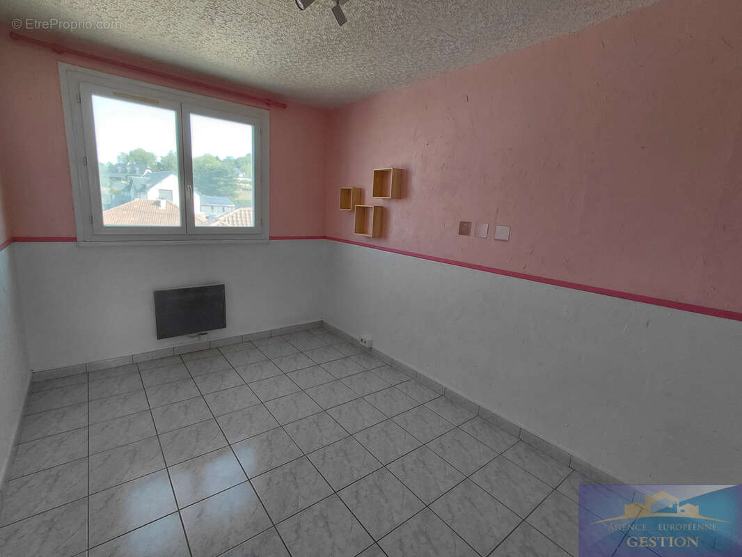 Appartement de type 4 de 71 m2 avec cave et garage - photo 10