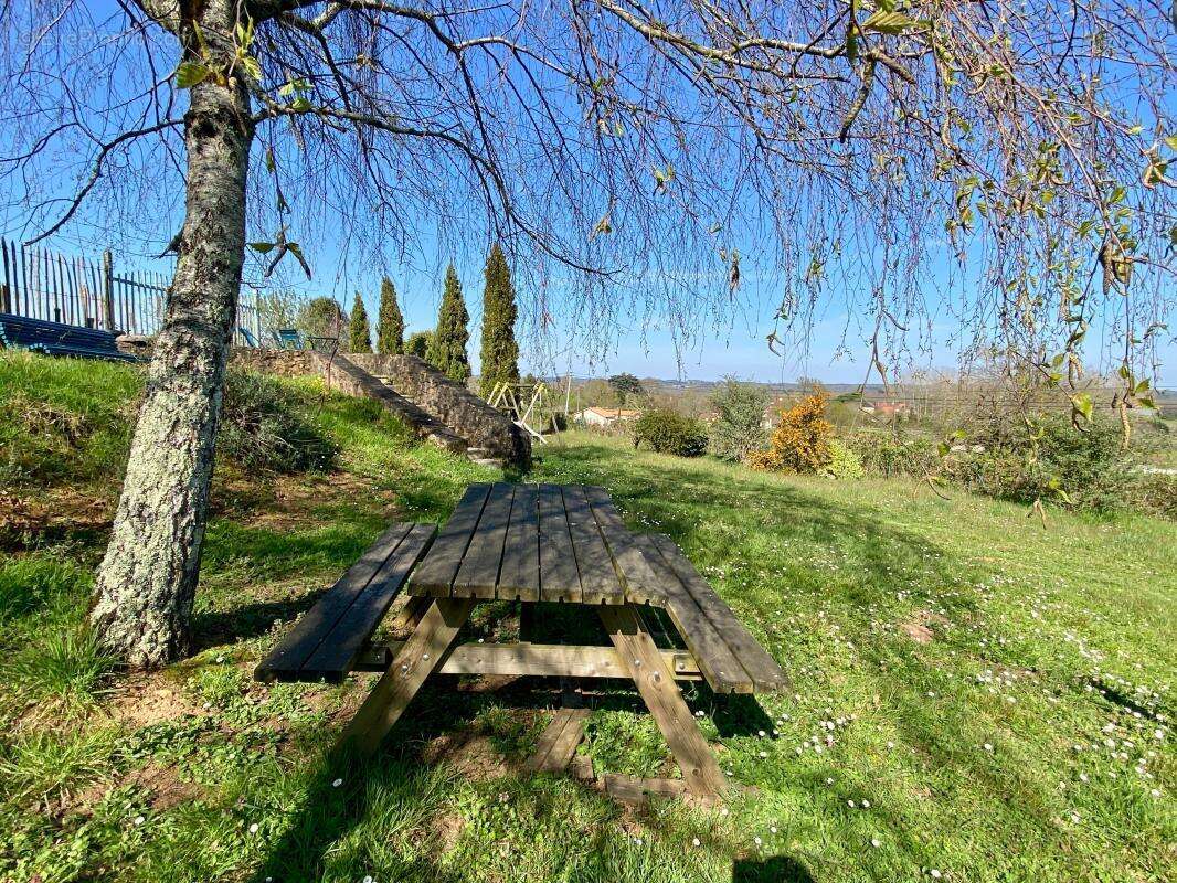 Maison à SAINTE-ALVERE