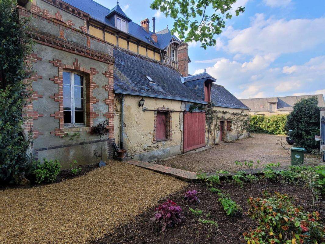 Maison à SAINT-CALAIS