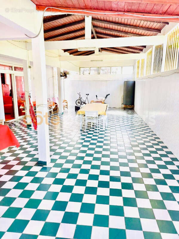 Maison à PETIT-BOURG