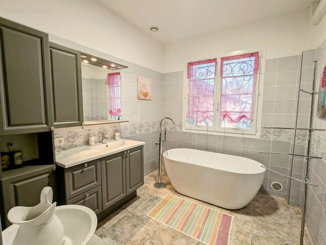 Maison à ESPONDEILHAN