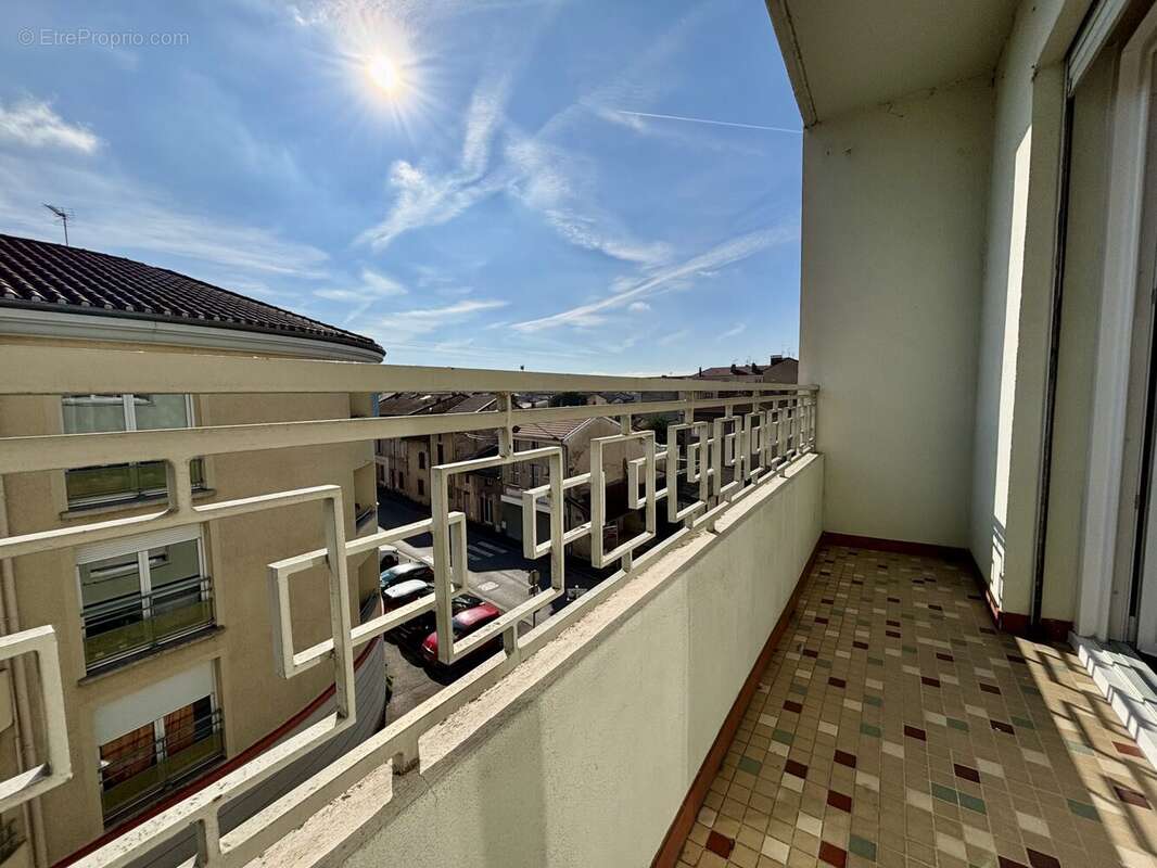 Appartement 79 m² à Bourg-De-Peage  - photo 2