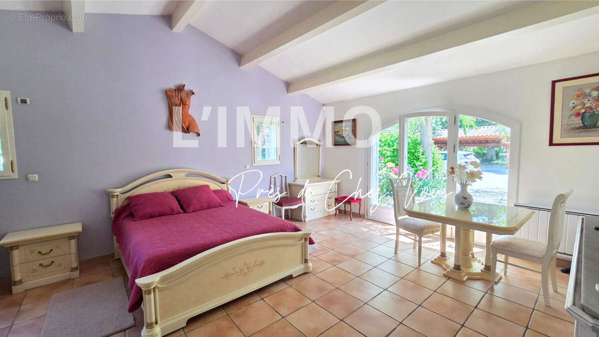Mas de Prestige sur Auriol 200m² avec 4000m² de terrain - photo 10
