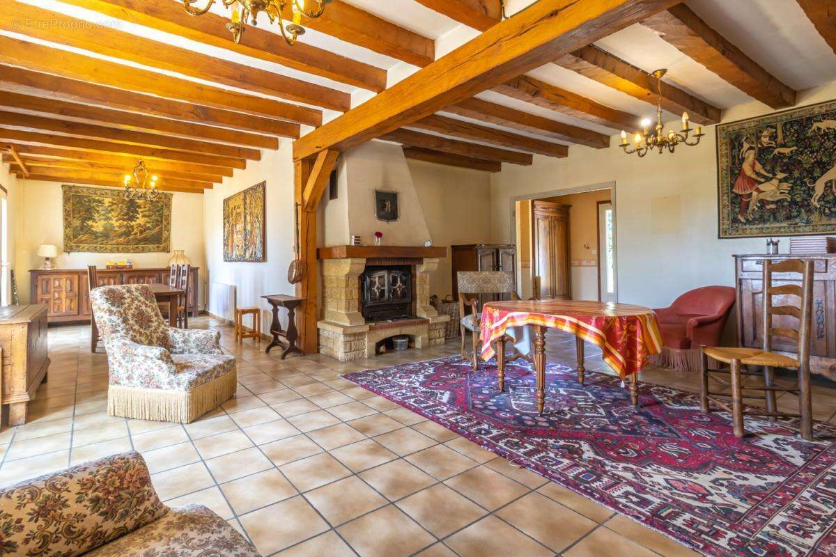 Maison à SAINT-CHRISTOPHE-EN-BAZELLE