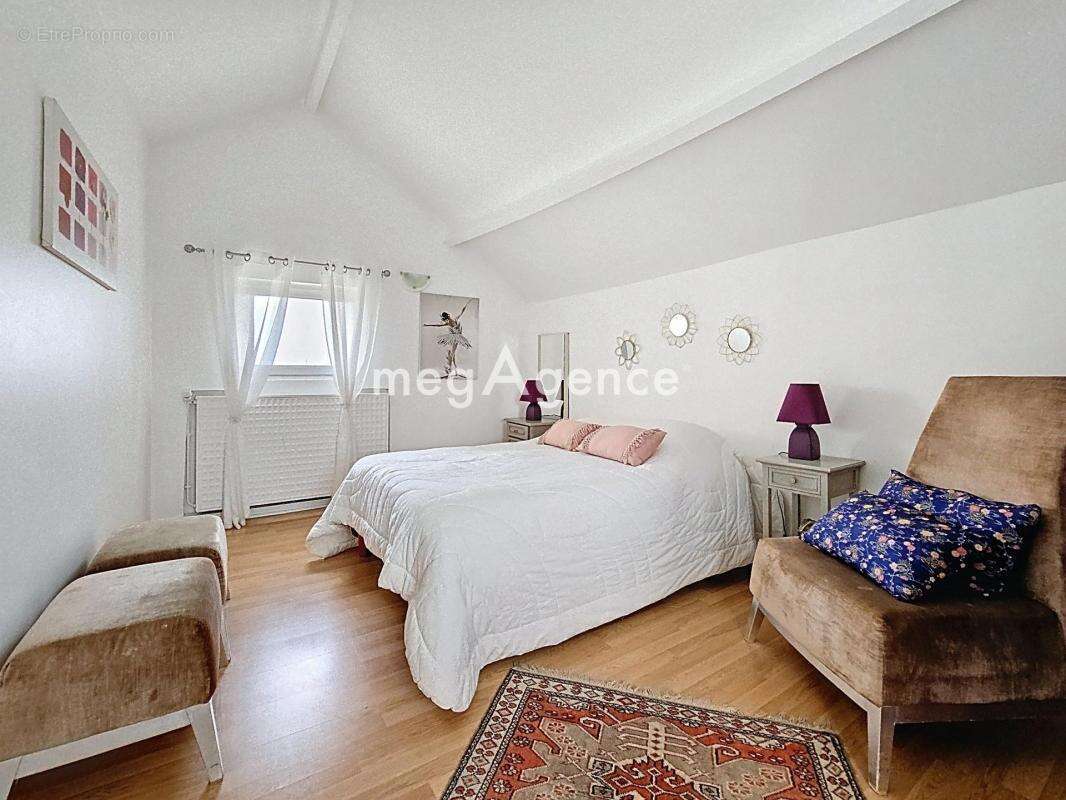 Maison à BOUAFLE