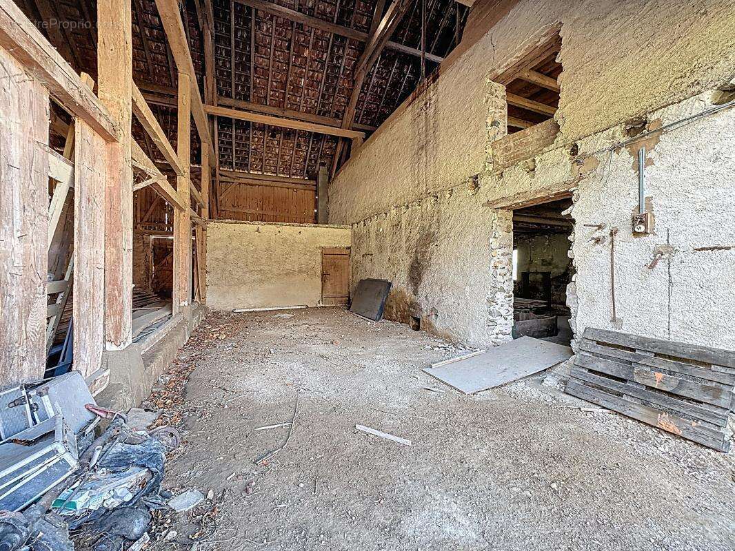 Maison à LA ROCHE-SUR-FORON