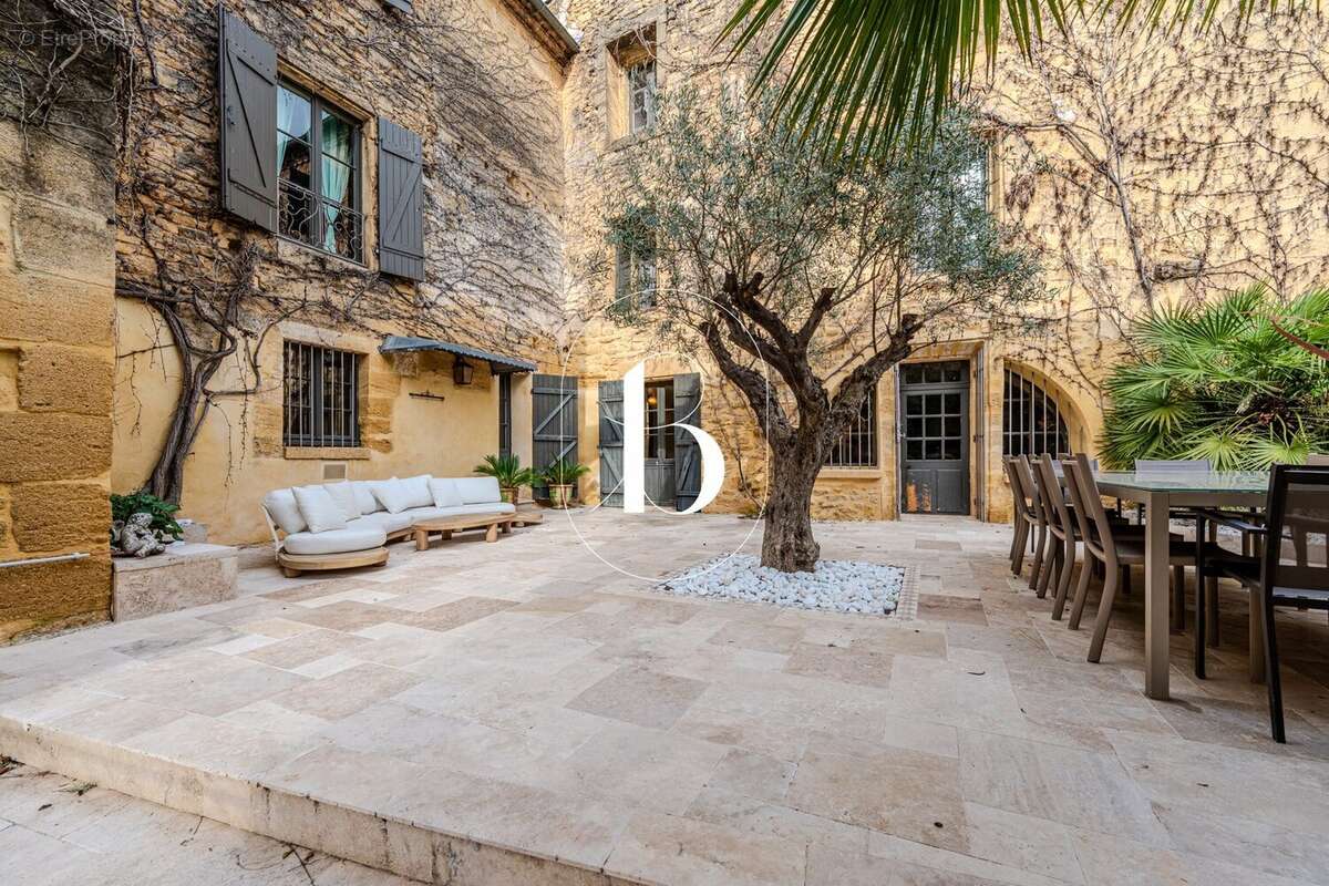 Maison à UZES