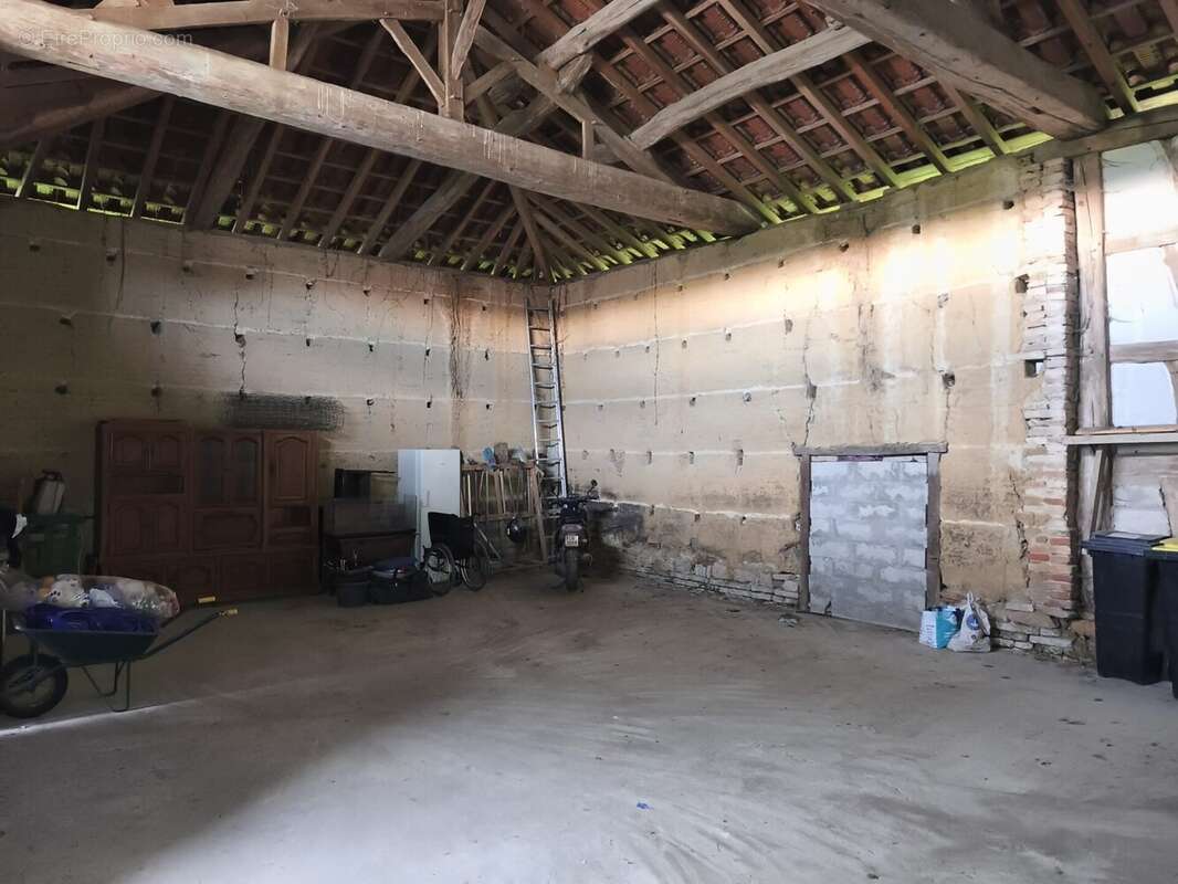 Maison 113 m² à Jayat  - photo 7