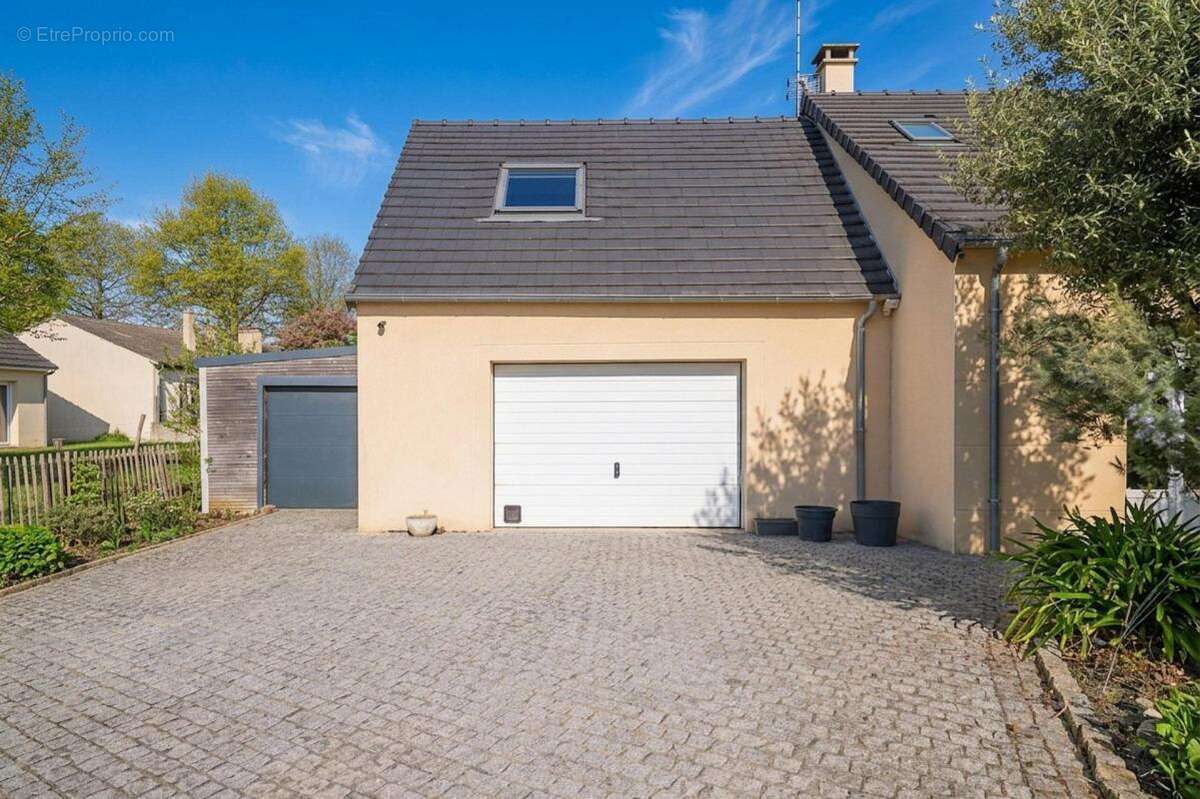 Maison à LA BAZOGE