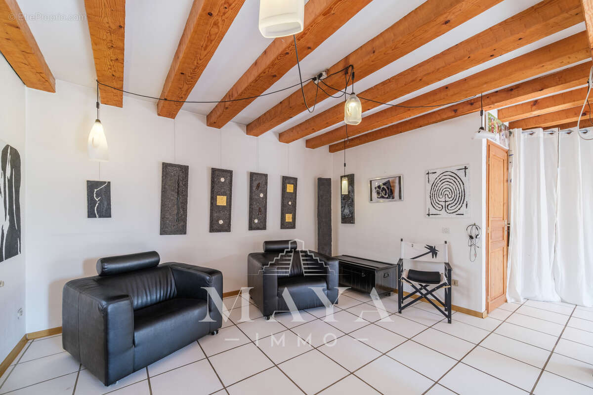 Maison à VILLAGE-NEUF