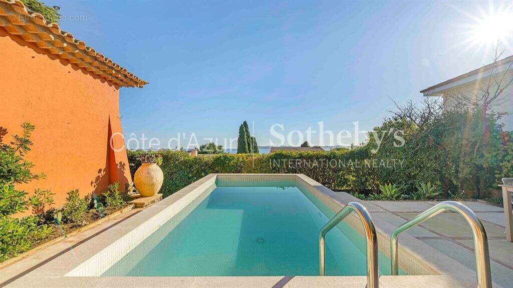 Villa Art Déco rénovée avec vue mer, à 300 m des plages, Sainte-Maxime, Golfe de Saint-Tropez - photo 16