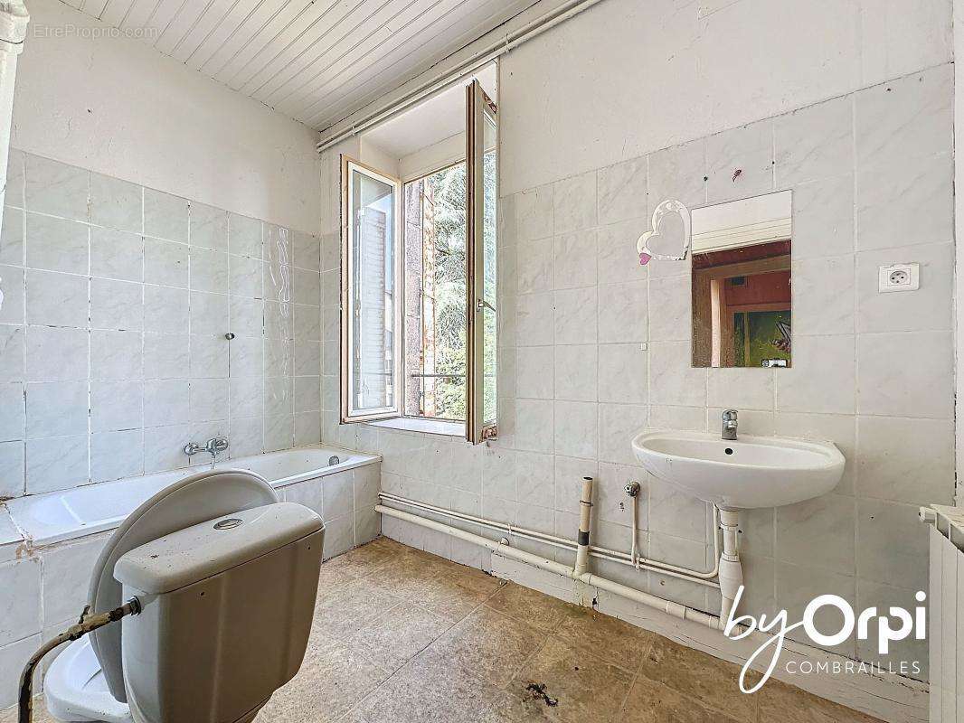 Appartement à SAINT-ELOY-LES-MINES