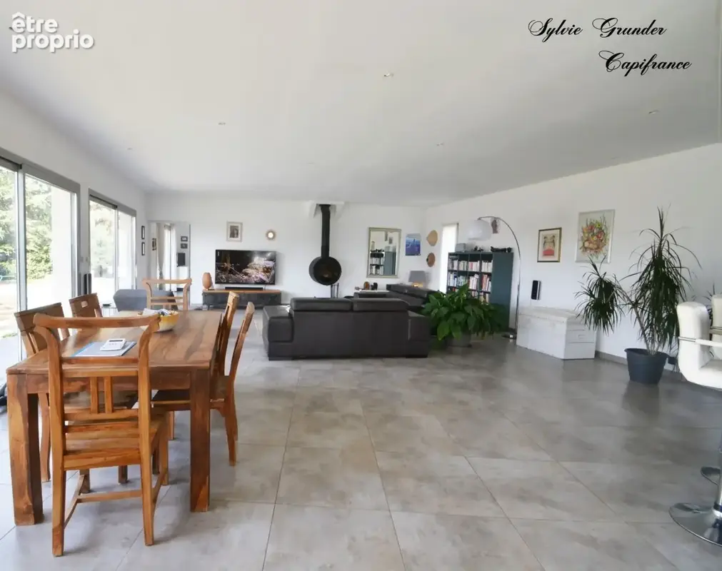 Dpt Bouches du Rhône (13), à vendre VERNEGUES maison P5 de 180 m² - Terrain de 1 300,00 m² - Plain pied - photo 3