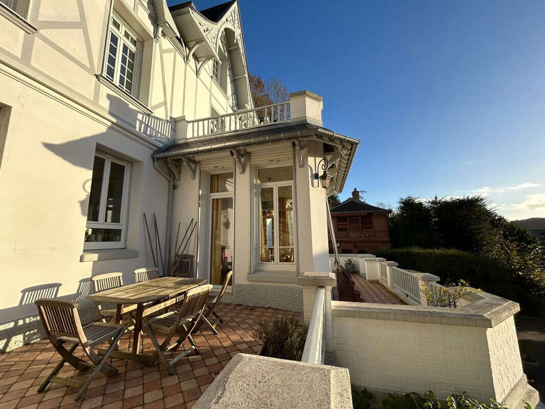 Maison à MONTIVILLIERS