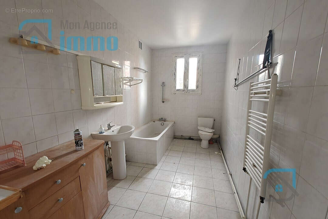 Appartement à MEHUN-SUR-YEVRE