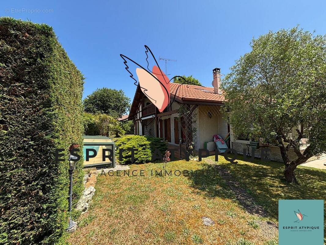 Maison à SAINTE-EULALIE-EN-BORN