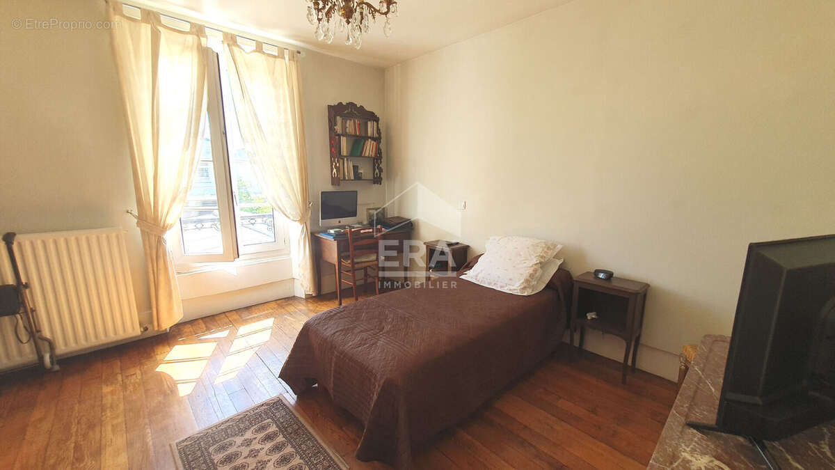 Maison à SAINT-MAUR-DES-FOSSES