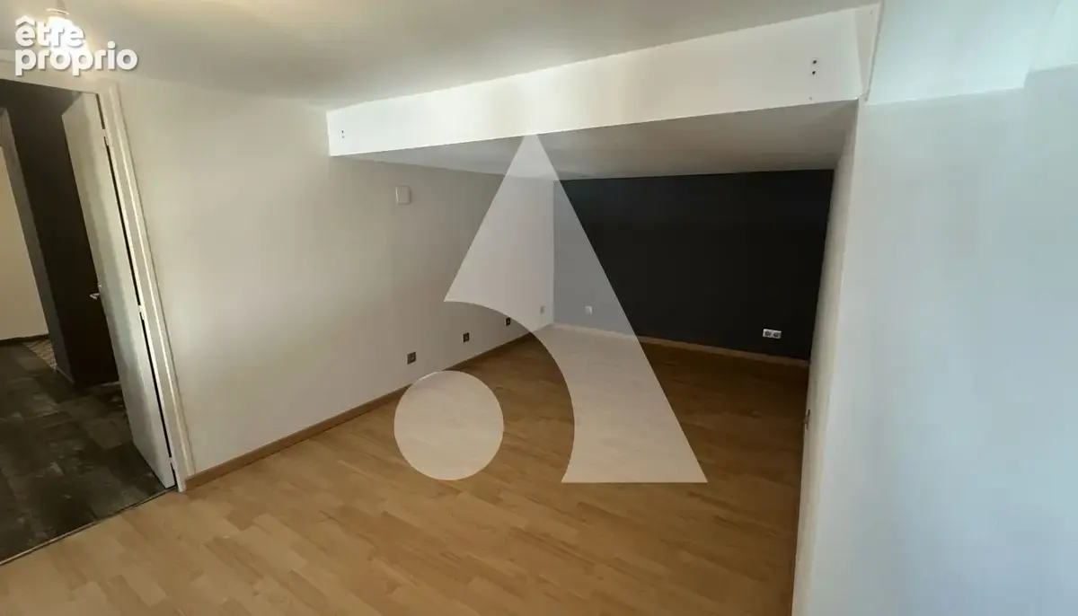 Une maison pleine de charme aux beaux volumes et au fort potentiel ! - photo 9