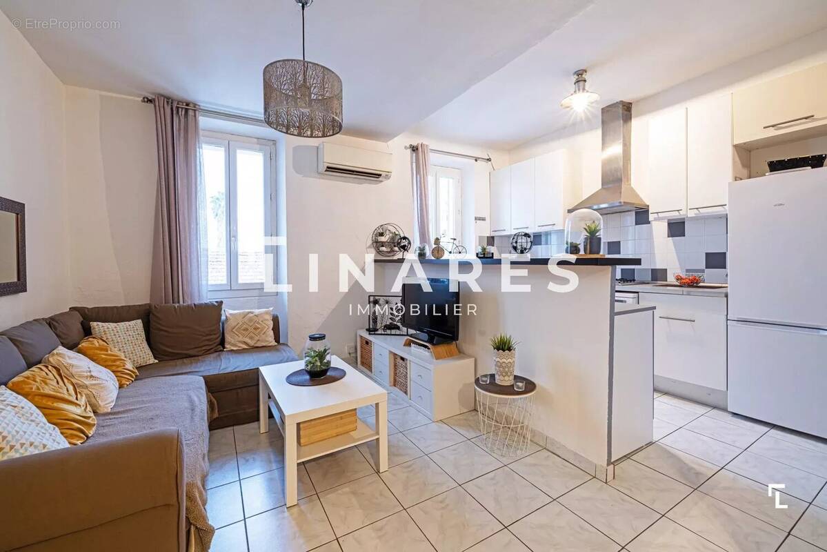 Appartement à MARSEILLE-3E