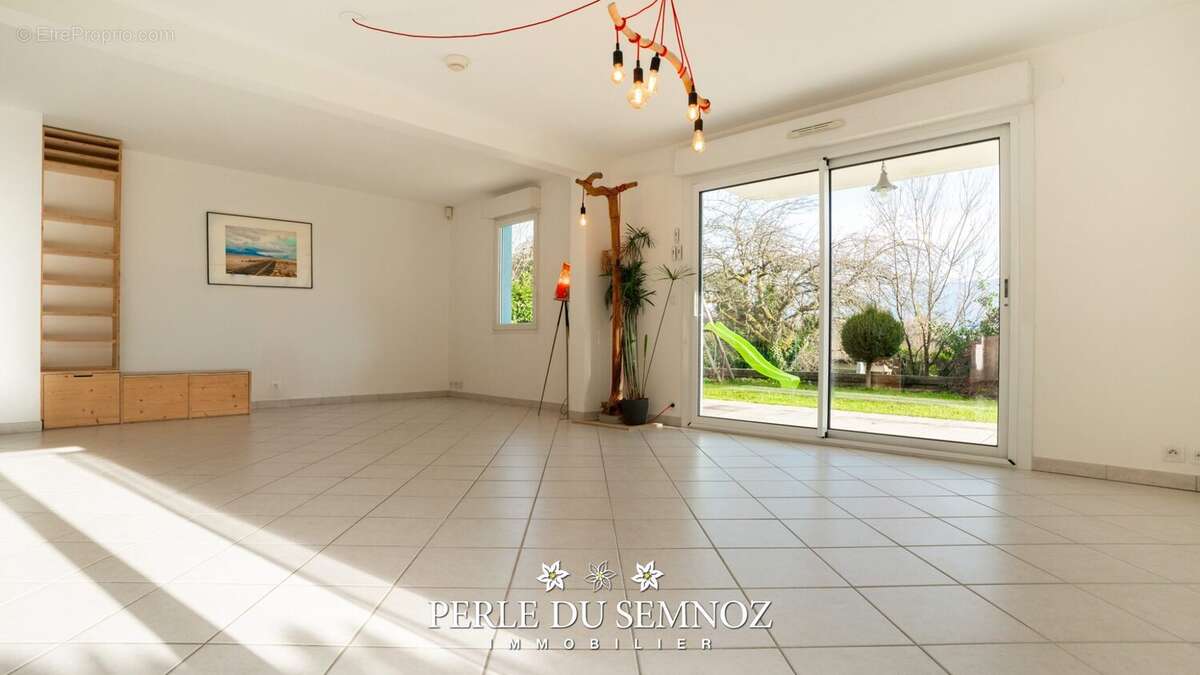 Appartement à SEYNOD