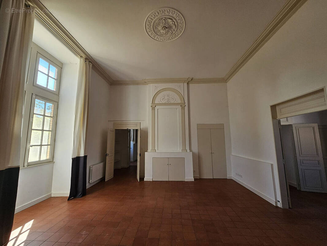Appartement à LACROIX-FALGARDE