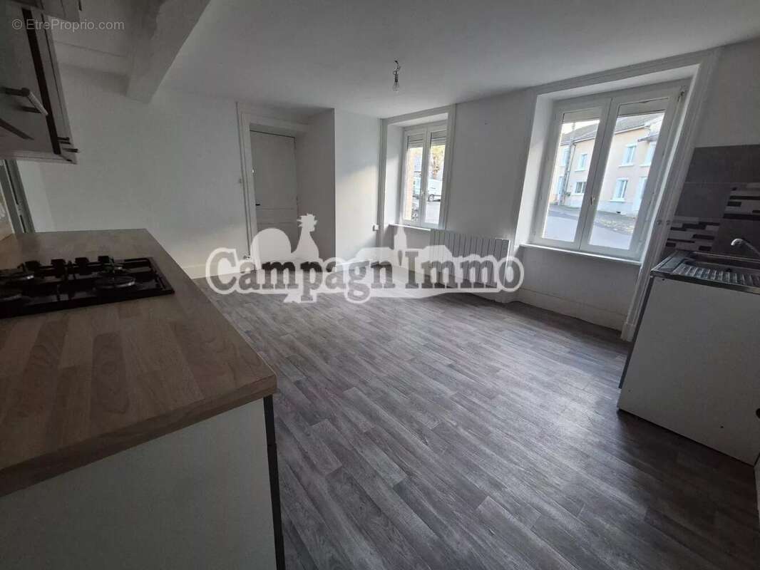 Maison à ESSERTINES-EN-DONZY