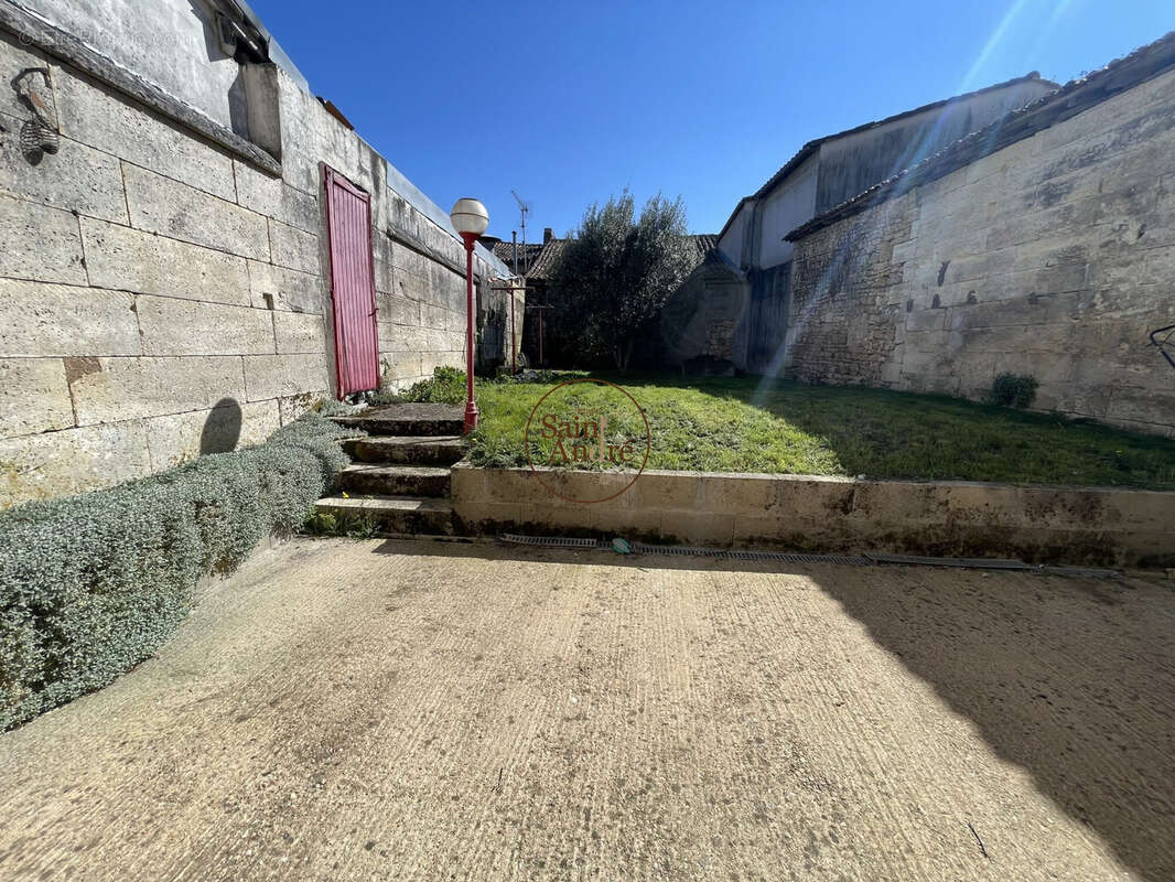 Maison à BOUEX