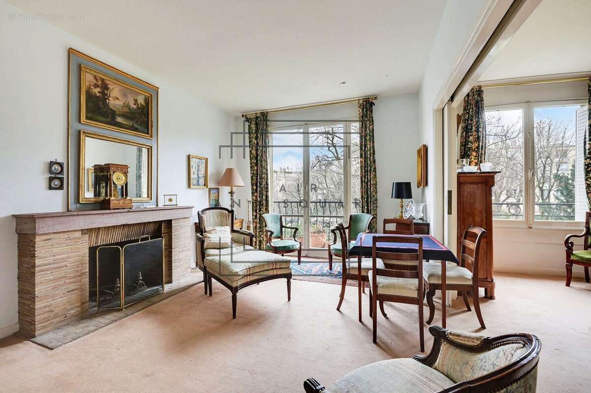 Appartement à NEUILLY-SUR-SEINE