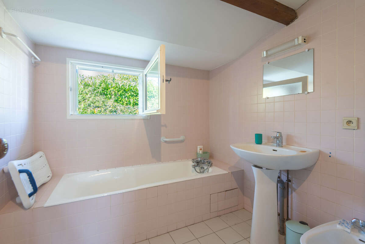 Maison à CAMBLANES-ET-MEYNAC