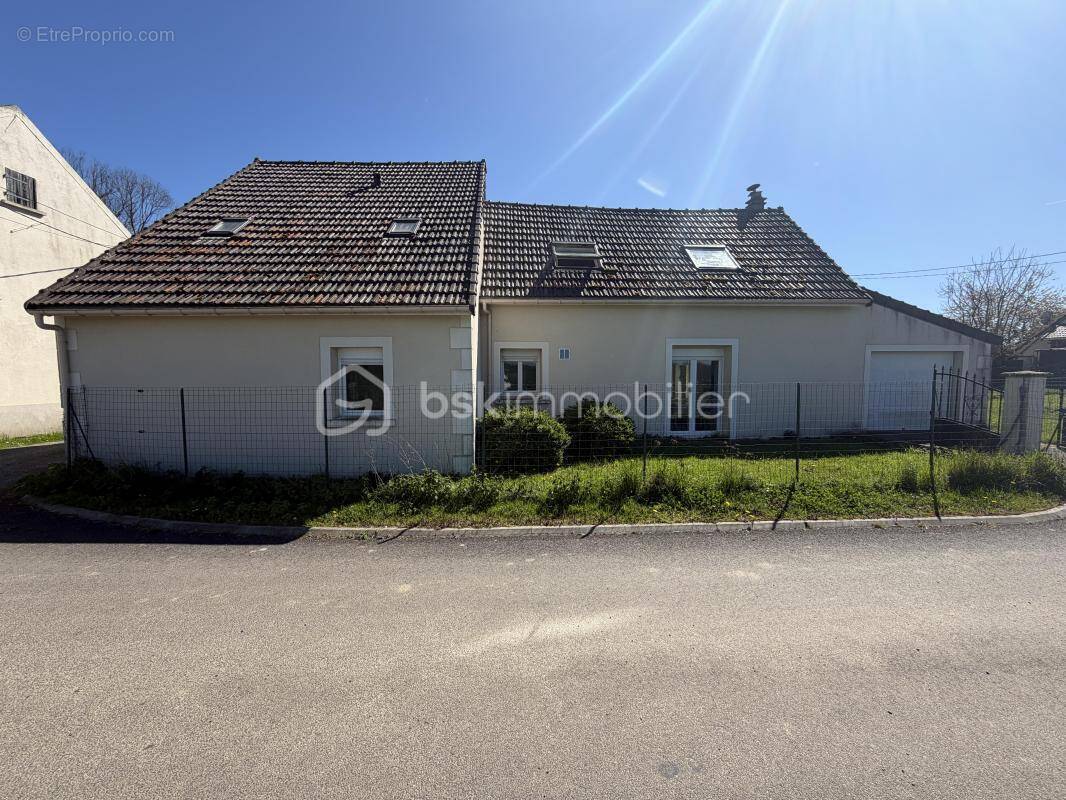 Maison à PIERRE-LEVEE
