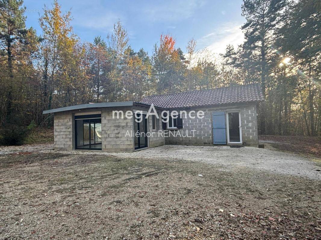 Maison à ROUFFIGNAC-SAINT-CERNIN-DE-REILHAC