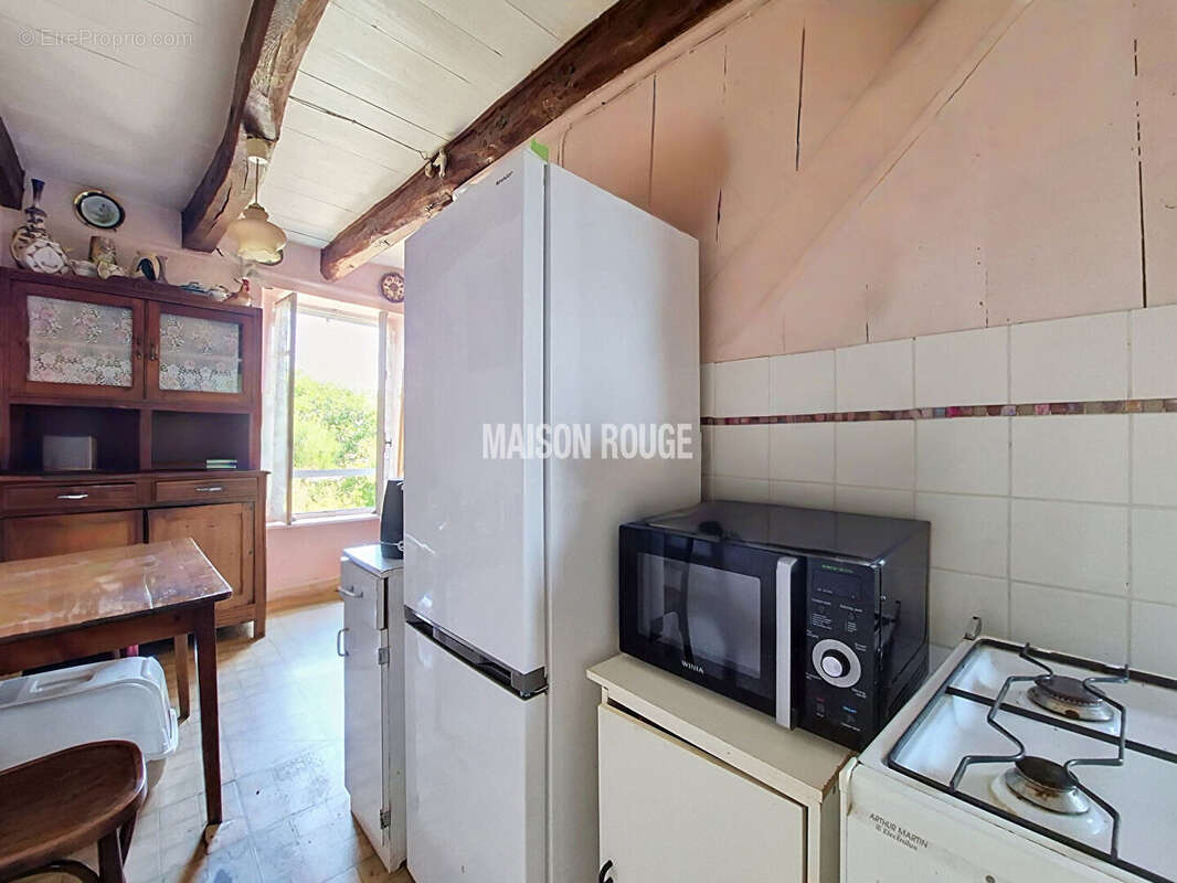 Maison de caractère en pierres à rénover - Jardin, dépendance et aperçus mer - photo 8