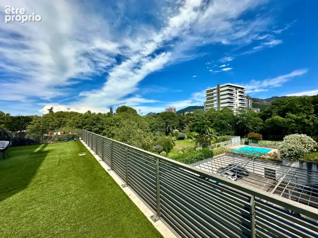 MARSEILLE 10EME, T4/5 de 100m2 avec Terrasse de 86m2, Double BOX Fermé et Place de Parking Privative - photo 12